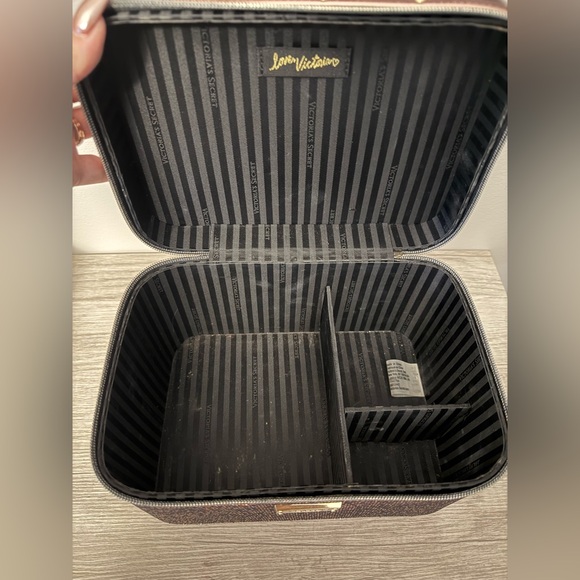 RARE Limited Edition Victoria’s Secret Glitter Runway Train Case Rose Gold - Picture 5 of 5